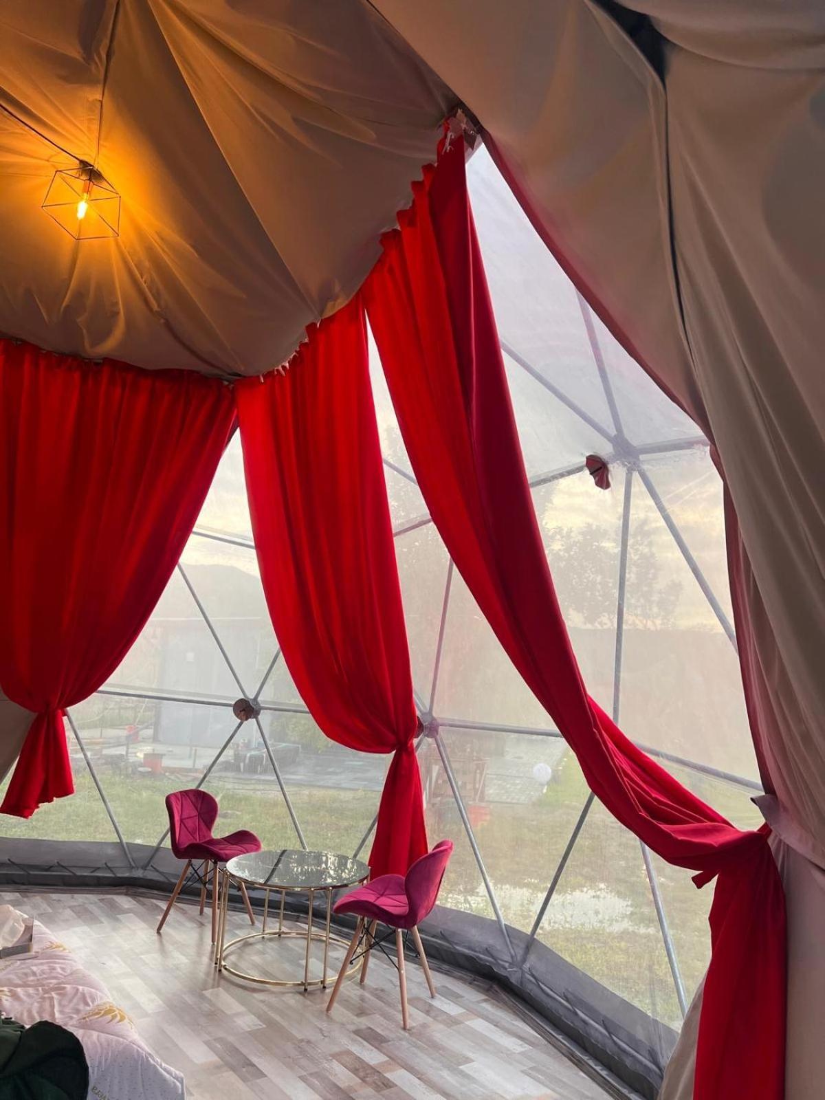 Sun Garden Glamping Domes Hotel Calimanesti Exterior photo