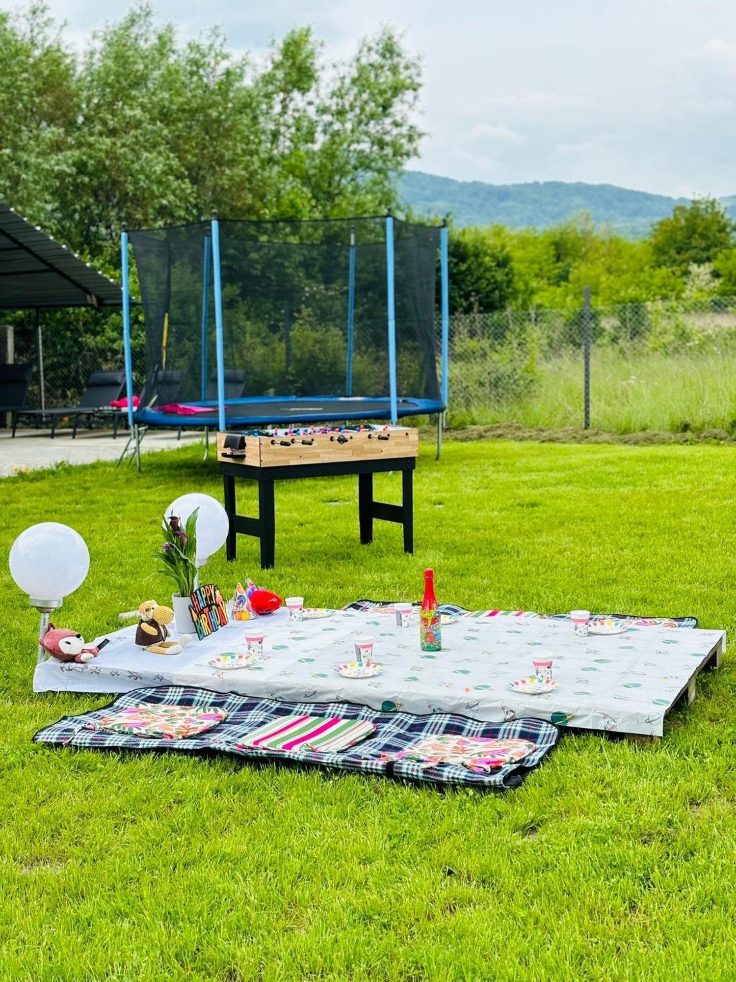 Sun Garden Glamping Domes Hotel Calimanesti Exterior photo